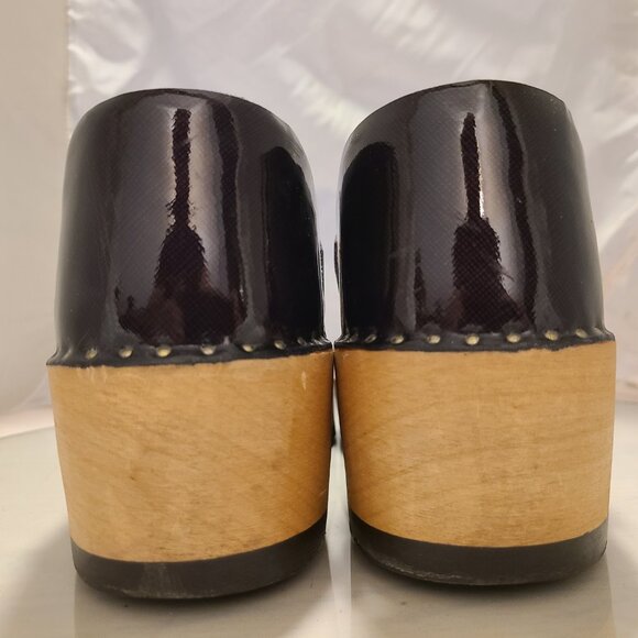 Womens Multnomah Fancier Wooden Patent Leather Clog Size: 10 Color: Burgundy - Picture 9 of 13